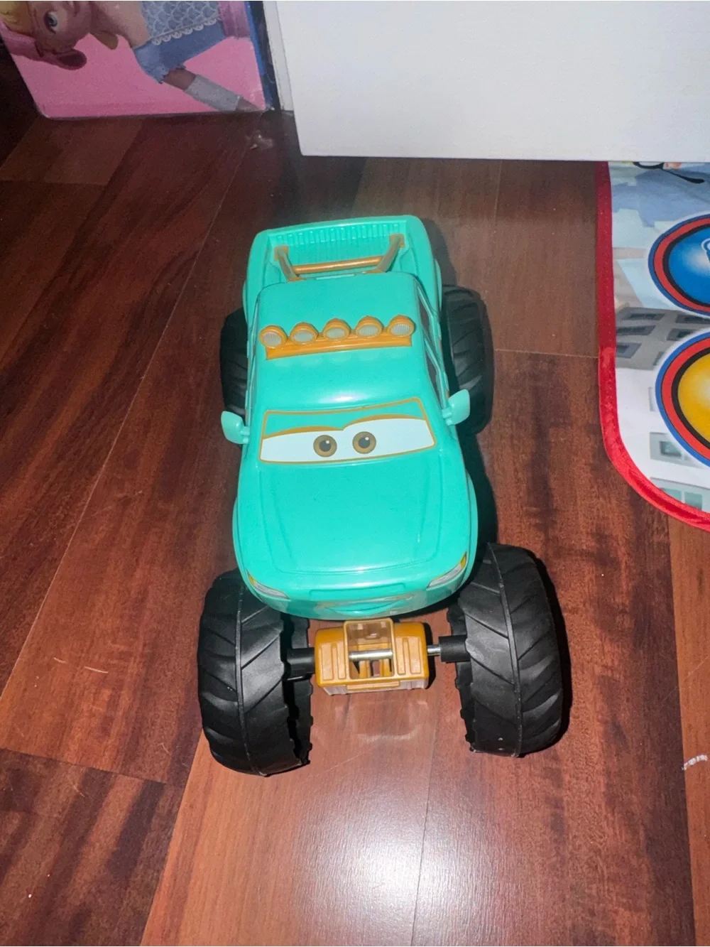Mattel Disney Pixar cars on the road IVY jumping monster truck